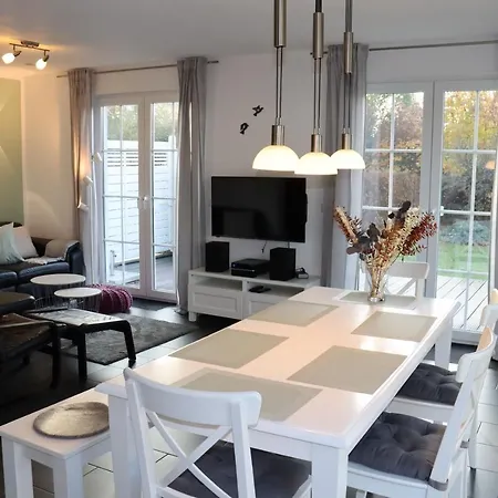 Auszeit Am - Ostseenah & Sonnenterrasse - 2 Baeder Holiday home Zierow