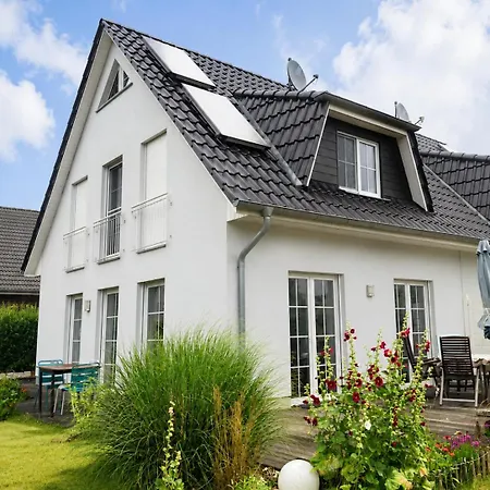 Auszeit Am - Ostseenah & Sonnenterrasse - 2 Baeder Holiday home